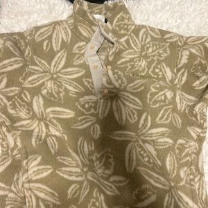 women’s small green leaf patagonia